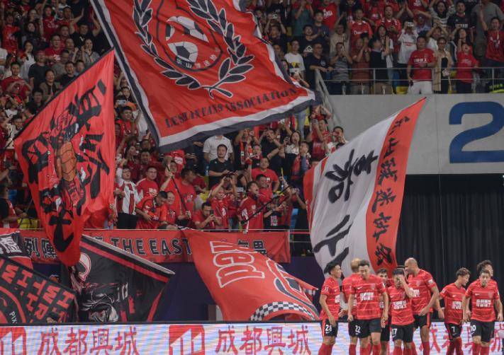 关于清晨中超焦点战,成都蓉城外线爆发,气氛紧张,更衣室氛围转暖的信息 关于清晨中超焦点战,成都蓉城外线爆发,气氛紧张,更衣室氛围转暖的信息